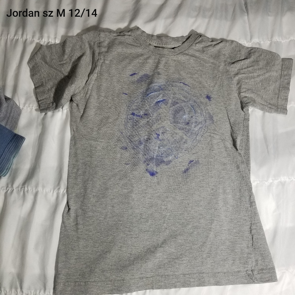 Jordan tee shirt sz med 12/14